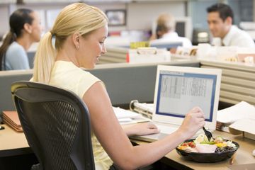 Healthy Foods to Keep At Your Desk