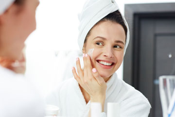 6 Top Reasons why you should consider Moisturizing Your Skin Daily
